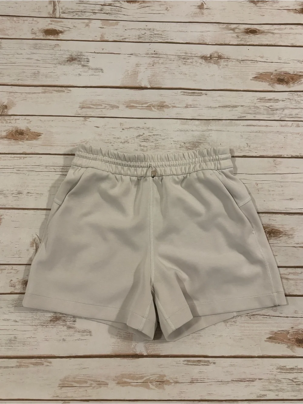 Lululemon Women’s Softstreme High-Rise Short 3.5